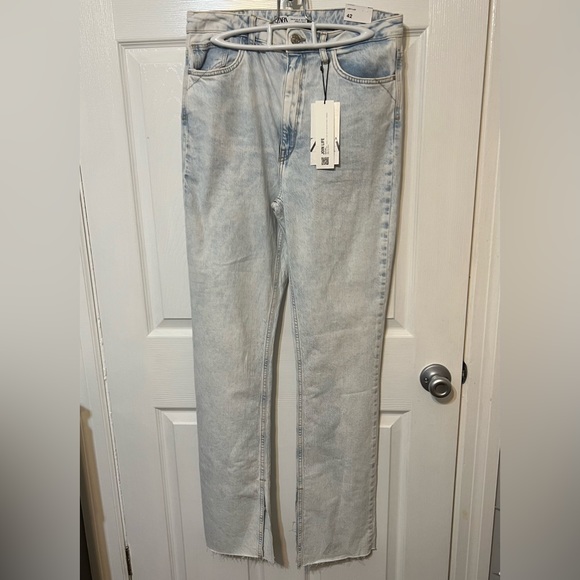Zara High Rise Flared Slim Fit Jeans (v2) - Picture 7 of 10